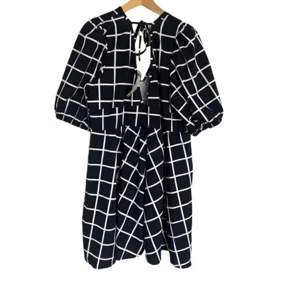 Boohoo US18 plus-size black + white grid print plunge skater dress NEW - Picture 3 of 6